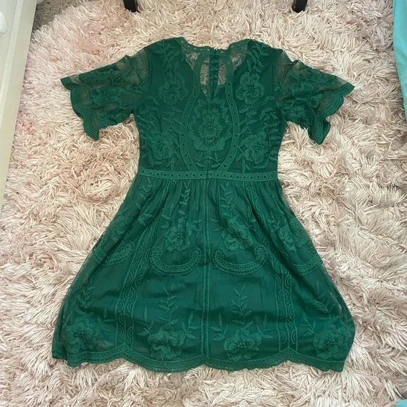 Lace Dress - Picture 7 of 8